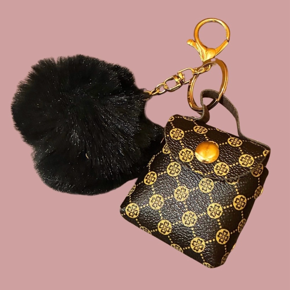 Chic AirPods Case Keychain w/ Pom Pom - Fits AirPods 1st & 2nd Gen - Picture 2 of 4